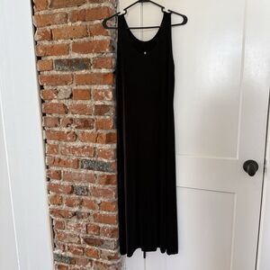 Ronni Nicole Women’s Size 6P Slinky Travel Knit Casual Black Dress Sleeveless